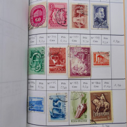 Lot de timbres d'Hongrie 1871-2004 neufs et oblitérés en 9 carnets à choix.
