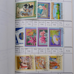 Lot de timbres d'Hongrie 1871-2004 neufs et oblitérés en 9 carnets à choix.