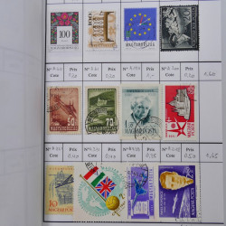 Lot de timbres d'Hongrie 1871-2004 neufs et oblitérés en 9 carnets à choix.