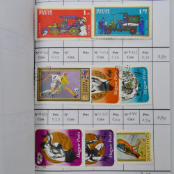 Lot de timbres d'Hongrie 1871-2004 neufs et oblitérés en 9 carnets à choix.