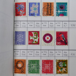 Lot de timbres d'Allemagne neufs et oblitérés en 18 carnets à choix.
