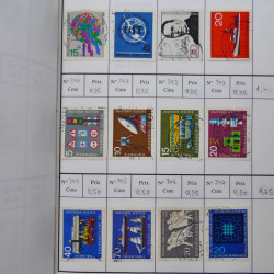 Lot de timbres d'Allemagne neufs et oblitérés en 18 carnets à choix.