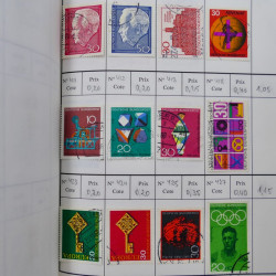 Lot de timbres d'Allemagne neufs et oblitérés en 18 carnets à choix.