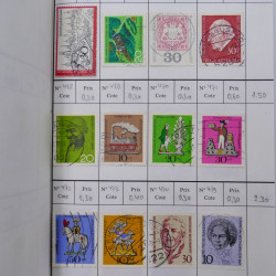 Lot de timbres d'Allemagne neufs et oblitérés en 18 carnets à choix.