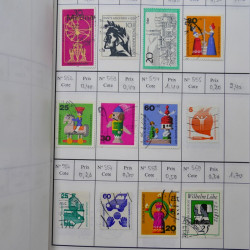 Lot de timbres d'Allemagne neufs et oblitérés en 18 carnets à choix.