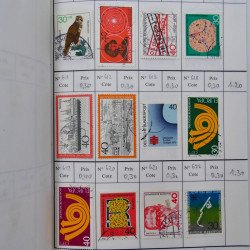 Lot de timbres d'Allemagne neufs et oblitérés en 18 carnets à choix.
