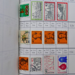Lot de timbres d'Allemagne neufs et oblitérés en 18 carnets à choix.