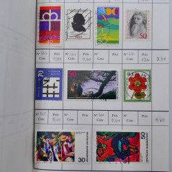 Lot de timbres d'Allemagne neufs et oblitérés en 18 carnets à choix.