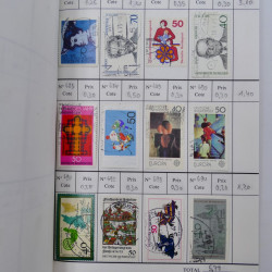 Lot de timbres d'Allemagne neufs et oblitérés en 18 carnets à choix.