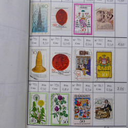 Lot de timbres d'Allemagne neufs et oblitérés en 18 carnets à choix.