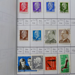 Lot de timbres d'Allemagne neufs et oblitérés en 18 carnets à choix.