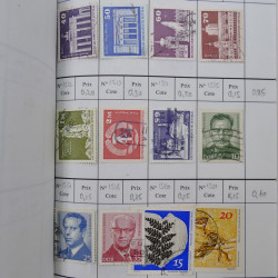 Lot de timbres d'Allemagne neufs et oblitérés en 18 carnets à choix.