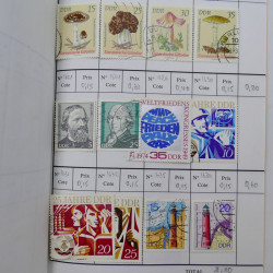 Lot de timbres d'Allemagne neufs et oblitérés en 18 carnets à choix.