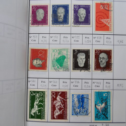 Lot de timbres d'Allemagne neufs et oblitérés en 18 carnets à choix.