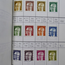 Lot de timbres d'Allemagne neufs et oblitérés en 18 carnets à choix.