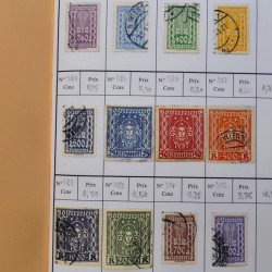 Lot de timbres d'Autriche 1850-1992 neufs et oblitérés en 5 carnets à choix.