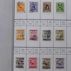 Lot de timbres d'Autriche 1850-1992 neufs et oblitérés en 5 carnets à choix.