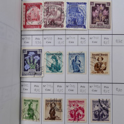 Lot de timbres d'Autriche 1850-1992 neufs et oblitérés en 5 carnets à choix.