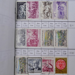 Lot de timbres d'Autriche 1850-1992 neufs et oblitérés en 5 carnets à choix.