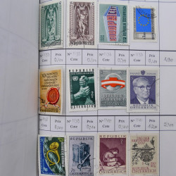 Lot de timbres d'Autriche 1850-1992 neufs et oblitérés en 5 carnets à choix.