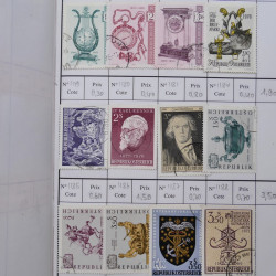 Lot de timbres d'Autriche 1850-1992 neufs et oblitérés en 5 carnets à choix.