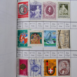 Lot de timbres d'Autriche 1850-1992 neufs et oblitérés en 5 carnets à choix.