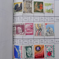 Lot de timbres d'Autriche 1850-1992 neufs et oblitérés en 5 carnets à choix.