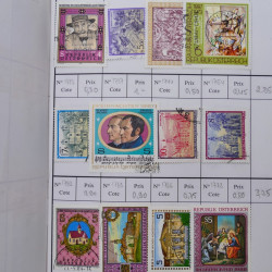 Lot de timbres d'Autriche 1850-1992 neufs et oblitérés en 5 carnets à choix.