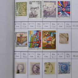 Lot de timbres d'Autriche 1850-1992 neufs et oblitérés en 5 carnets à choix.