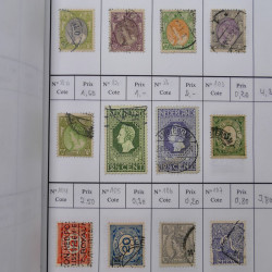 Lot de timbres de Pays-Bas 1852-1997 neufs et oblitérés en 3 carnets à choix.