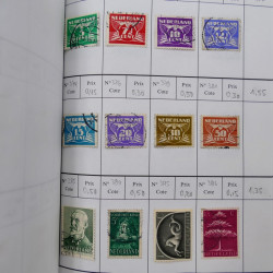Lot de timbres de Pays-Bas 1852-1997 neufs et oblitérés en 3 carnets à choix.