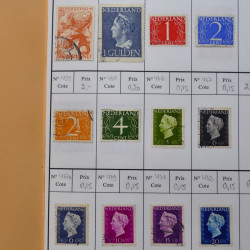 Lot de timbres de Pays-Bas 1852-1997 neufs et oblitérés en 3 carnets à choix.
