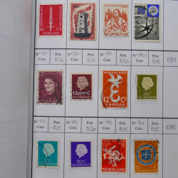Lot de timbres de Pays-Bas 1852-1997 neufs et oblitérés en 3 carnets à choix.