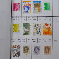 Lot de timbres de Pays-Bas 1852-1997 neufs et oblitérés en 3 carnets à choix.