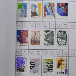 Lot de timbres de Pays-Bas 1852-1997 neufs et oblitérés en 3 carnets à choix.