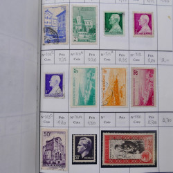 Lot de timbres de Monaco neufs et oblitérés en 3 carnets à choix.