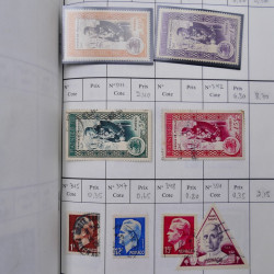 Lot de timbres de Monaco neufs et oblitérés en 3 carnets à choix.