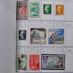 Lot de timbres de Monaco neufs et oblitérés en 3 carnets à choix.