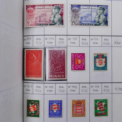 Lot de timbres de Monaco neufs et oblitérés en 3 carnets à choix.