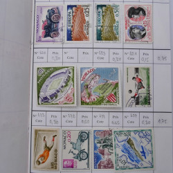 Lot de timbres de Monaco neufs et oblitérés en 3 carnets à choix.