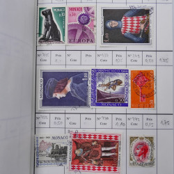 Lot de timbres de Monaco neufs et oblitérés en 3 carnets à choix.