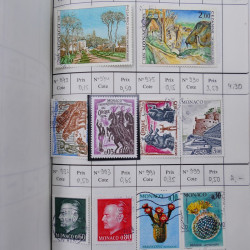 Lot de timbres de Monaco neufs et oblitérés en 3 carnets à choix.