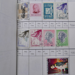 Lot de timbres de Monaco neufs et oblitérés en 3 carnets à choix.