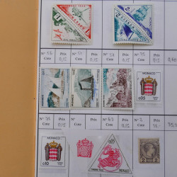 Lot de timbres de Monaco neufs et oblitérés en 3 carnets à choix.