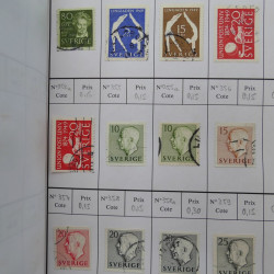 Lot de timbres de Suède 1872-1994 oblitérés en 4 carnets à choix.