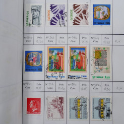 Lot de timbres de Suède 1872-1994 oblitérés en 4 carnets à choix.