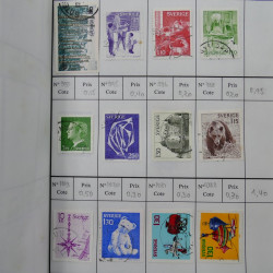 Lot de timbres de Suède 1872-1994 oblitérés en 4 carnets à choix.