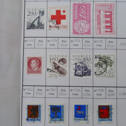 Lot de timbres de Suède 1872-1994 oblitérés en 4 carnets à choix.