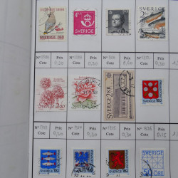 Lot de timbres de Suède 1872-1994 oblitérés en 4 carnets à choix.