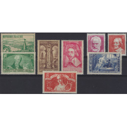 France 1935 timbres N°301-308 neufs*.